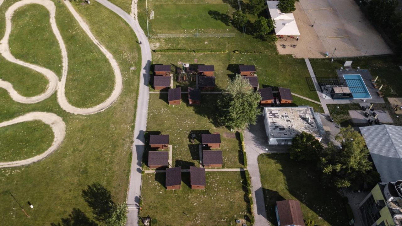 Hotel&Park Divoká Voda Bratislava Esterno foto